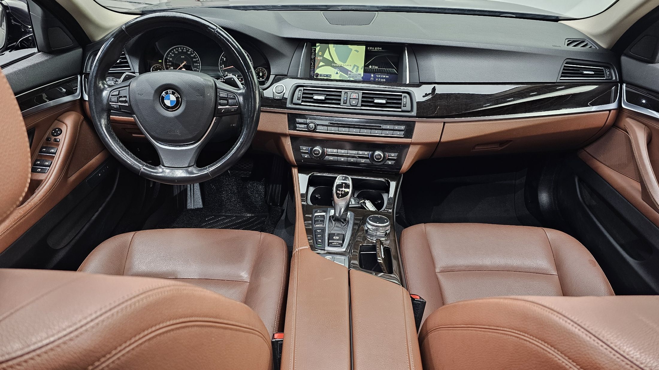 BMW 5-SERIES F10 2016
