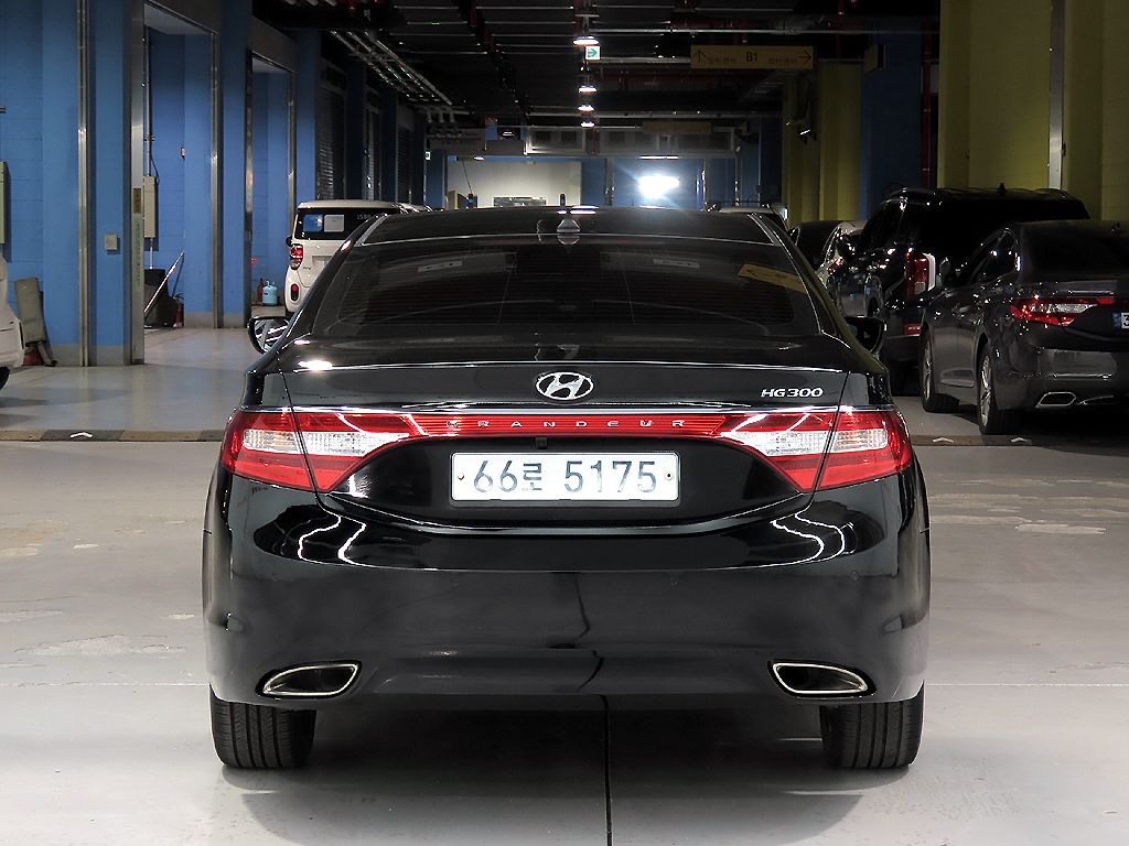HYUNDAI GRANDEUR HG 2012