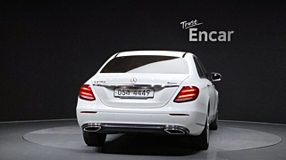 MERCEDES BENZ E-CLASS W213 2017