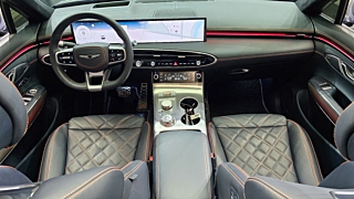GENESIS GV70 2024