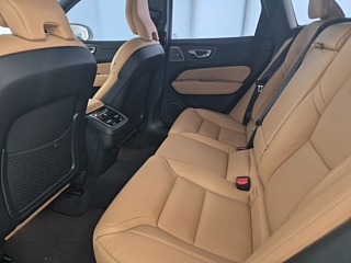 VOLVO XC60 2025