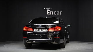 BMW 5-SERIES G30 2019