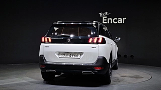 PEUGEOT 5008 2018