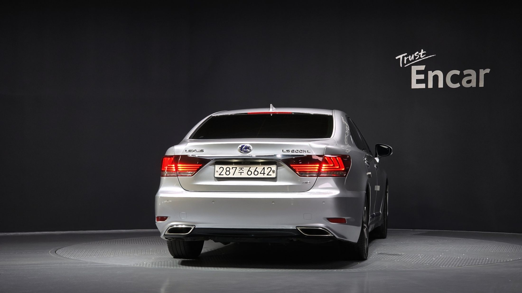 LEXUS LS460 2016