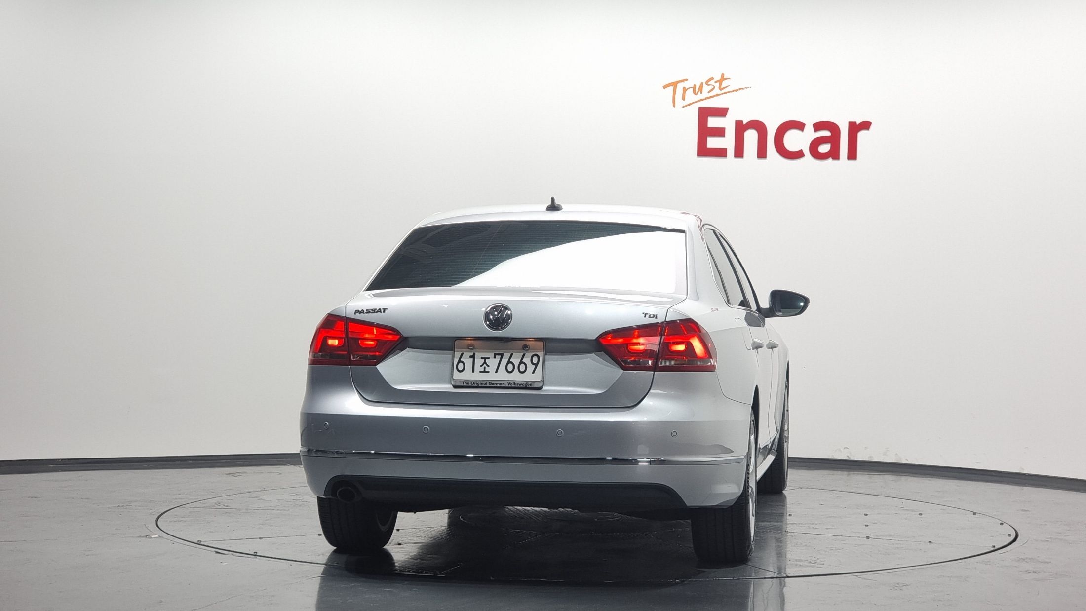 VOLKSWAGEN PASSAT 2013