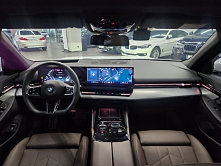 BMW 5-SERIES G60 2024