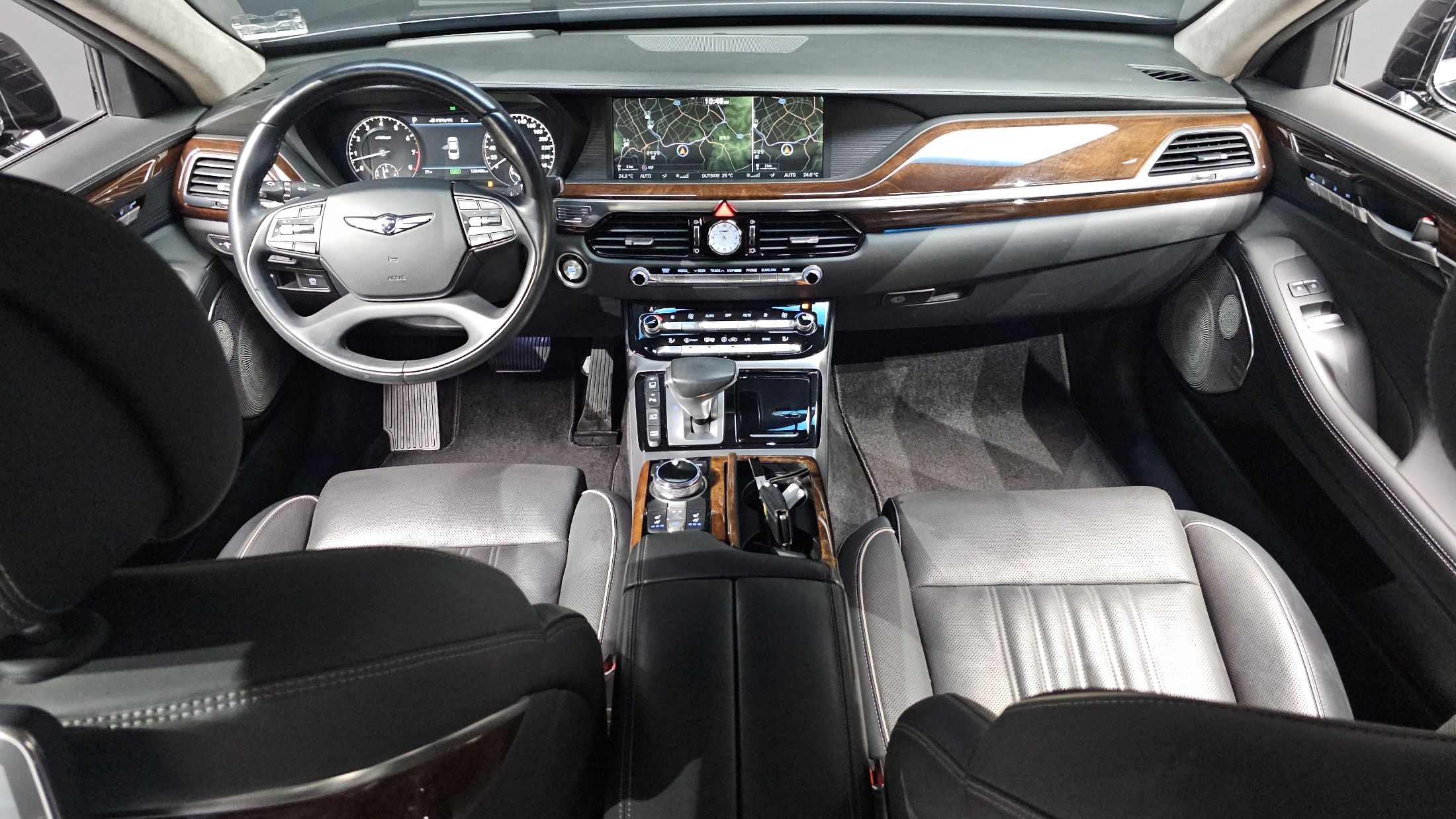 GENESIS EQ900 2018