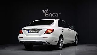 MERCEDES BENZ E-CLASS W213 2020