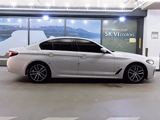 BMW 5-SERIES G30 2022