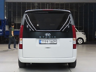 HYUNDAI STARIA 2023