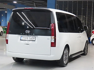 HYUNDAI STARIA 2023
