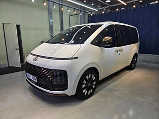 HYUNDAI STARIA 2025