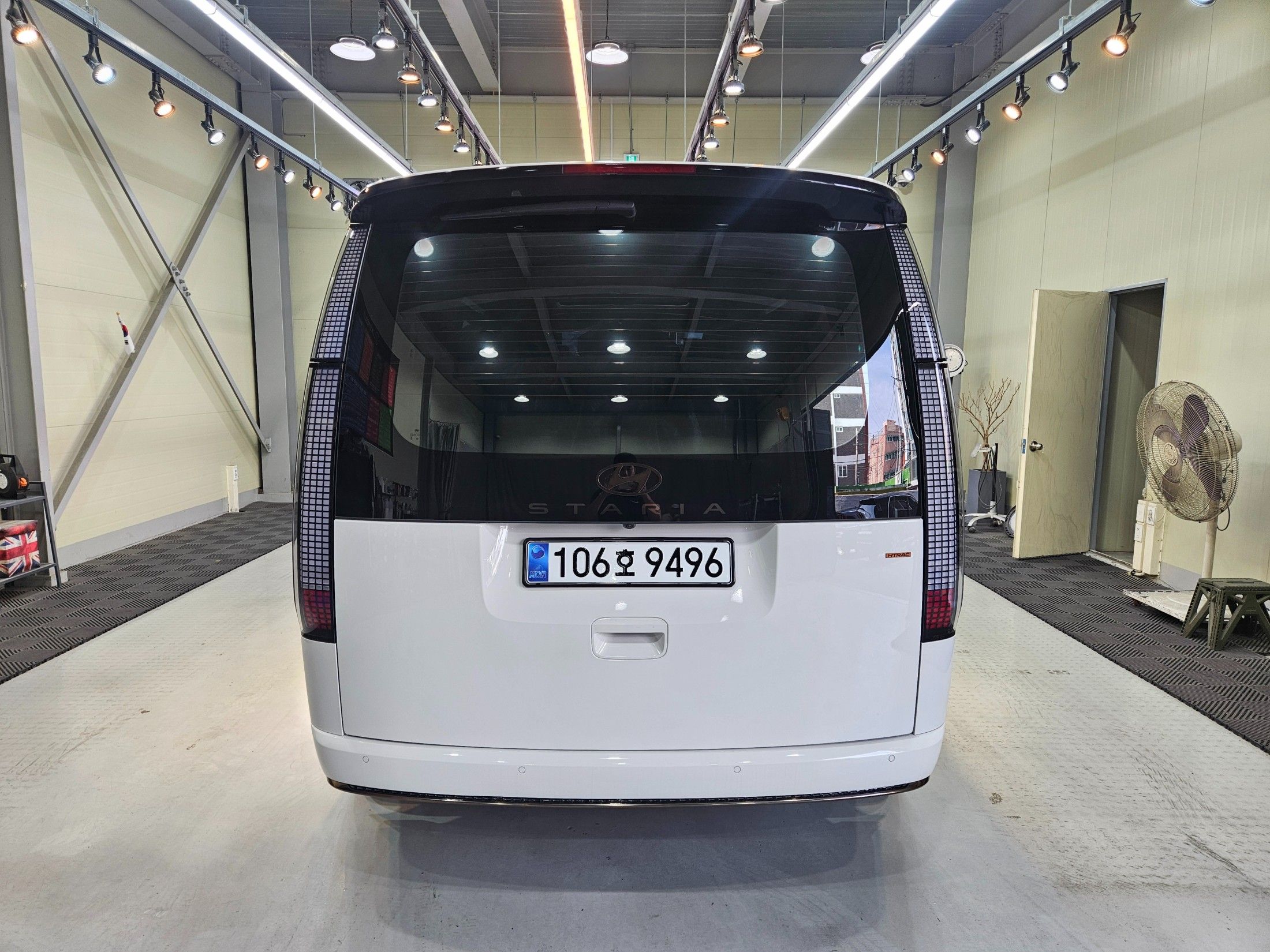HYUNDAI STARIA 2025