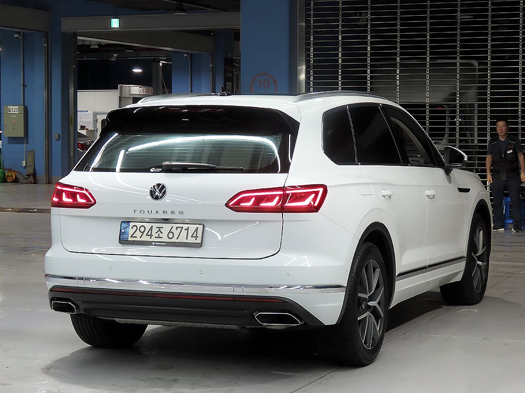 VOLKSWAGEN TOUAREG 2023