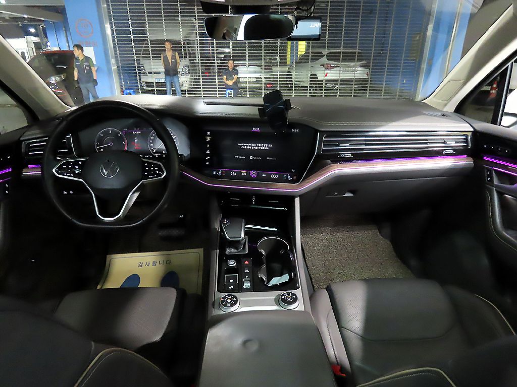 VOLKSWAGEN TOUAREG 2023