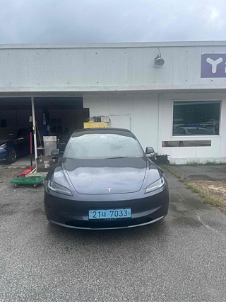 TESLA MODEL 3 2024