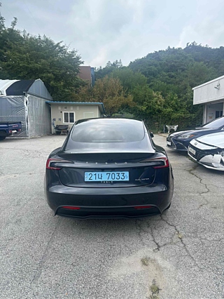 TESLA MODEL 3 2024