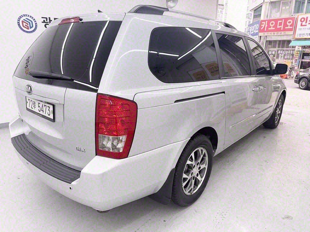 KIA CARNIVAL R 2013