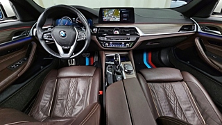 BMW 5-SERIES G30 2017
