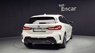 BMW 1-SERIES F40 2023