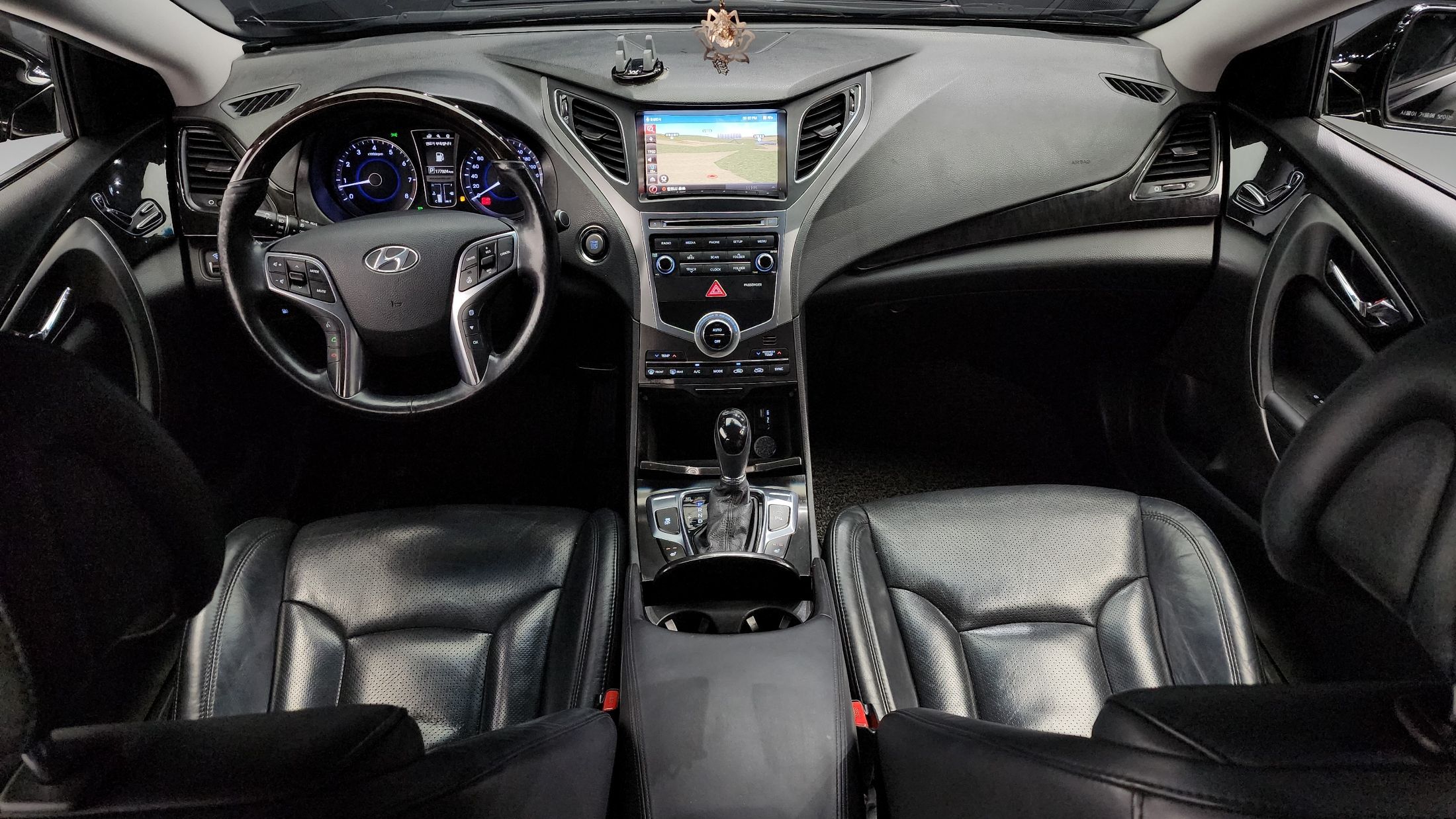 HYUNDAI GRANDEUR HG 2014