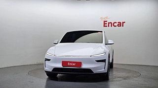 TESLA MODEL Y  2025