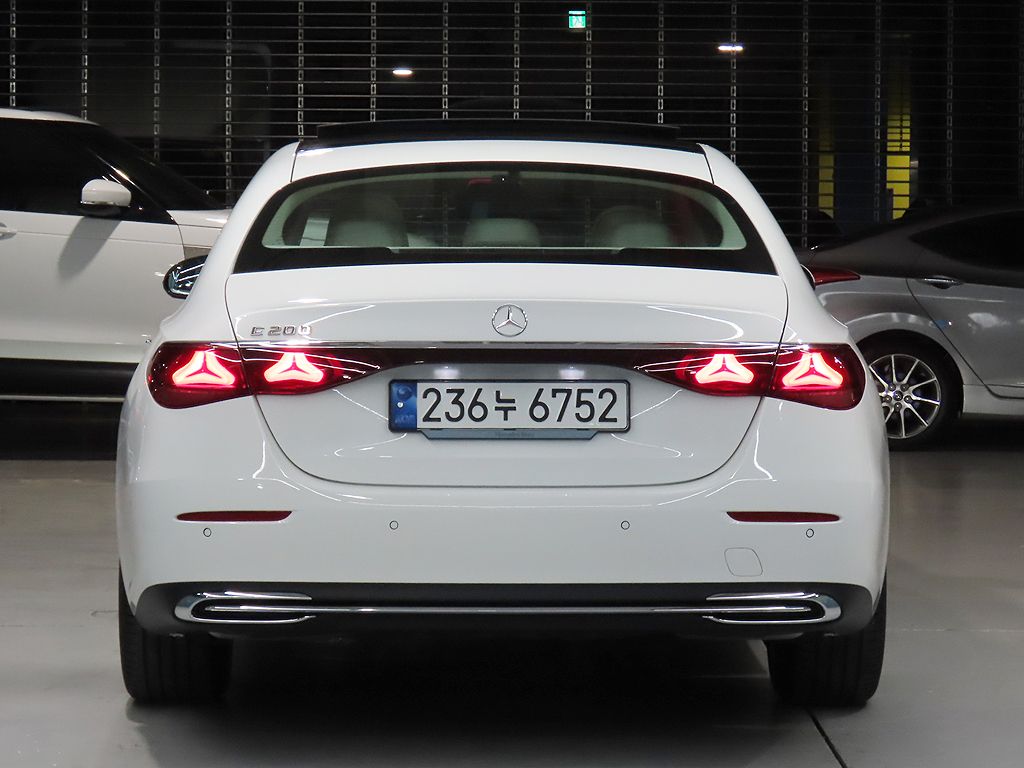 MERCEDES BENZ E-CLASS W214 2024