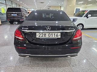 MERCEDES BENZ E-CLASS W213 2016