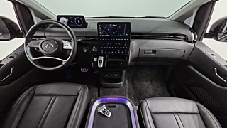 HYUNDAI STARIA 2023