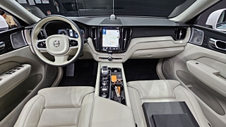 VOLVO XC60 2021