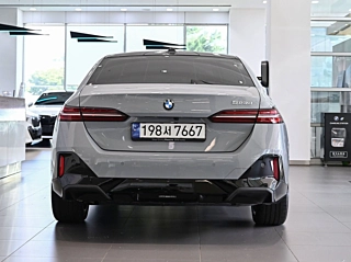 BMW 5-SERIES G60 2024