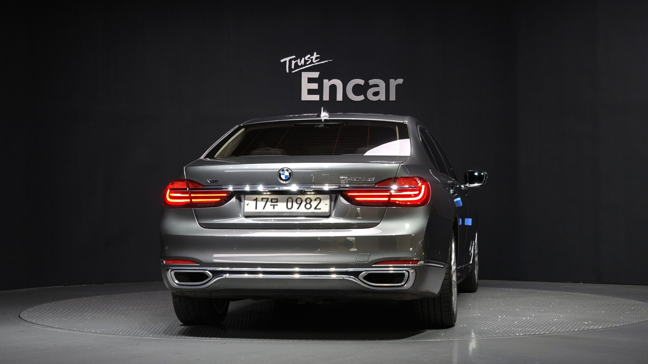 BMW 7-SERIES G11 2016