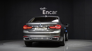 BMW 7-SERIES G11 2016
