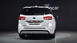 KIA CARNIVAL 2017