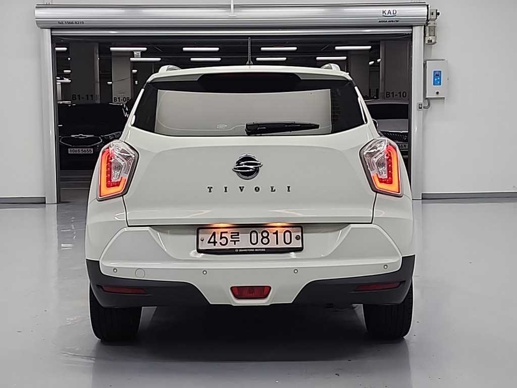 SSANGYONG TIVOLI 2015