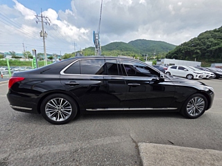 GENESIS EQ900 2016