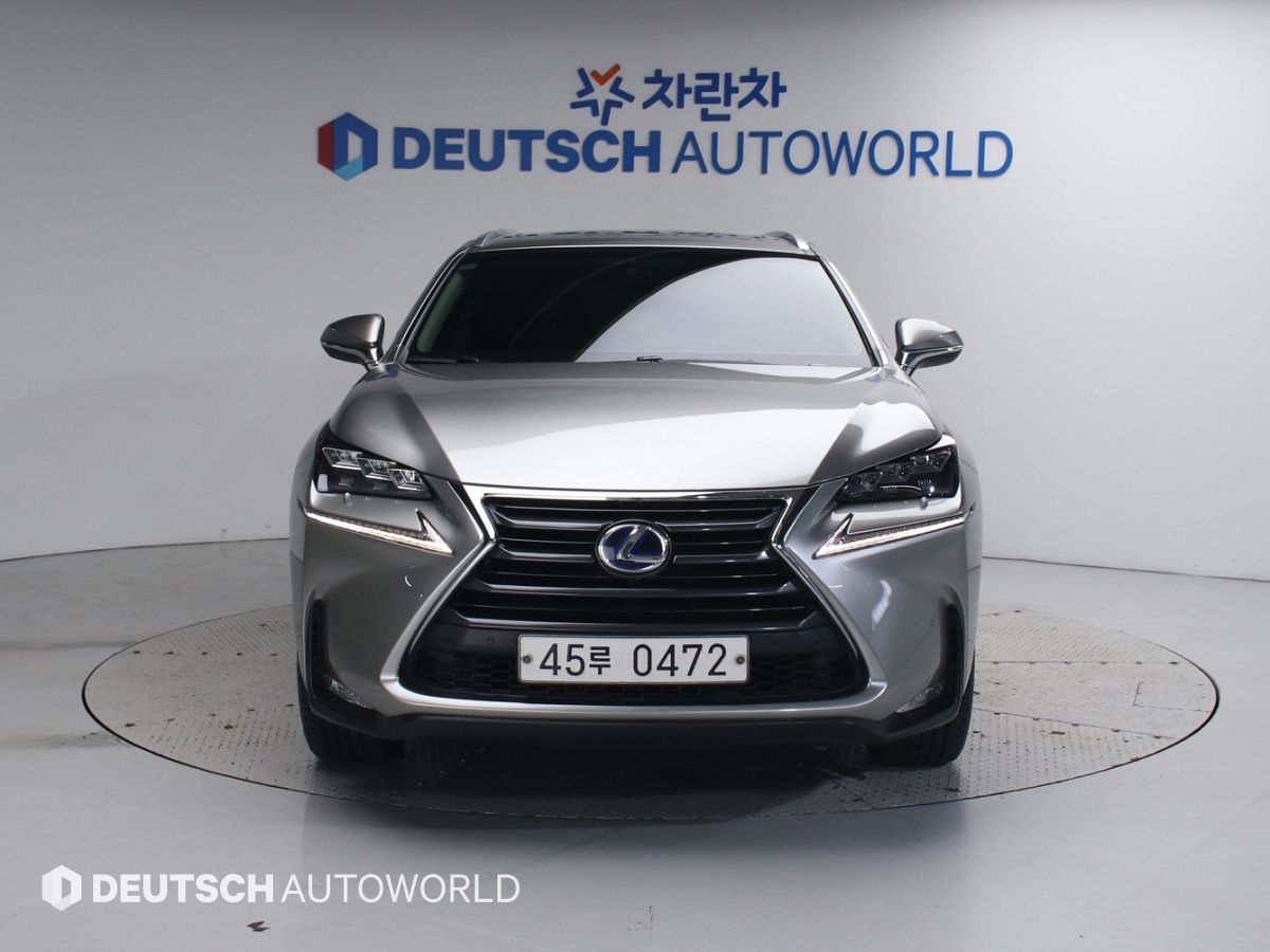 LEXUS NX300H 2016