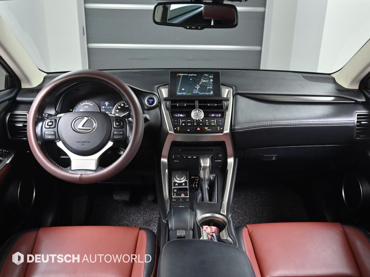 LEXUS NX300H 2016