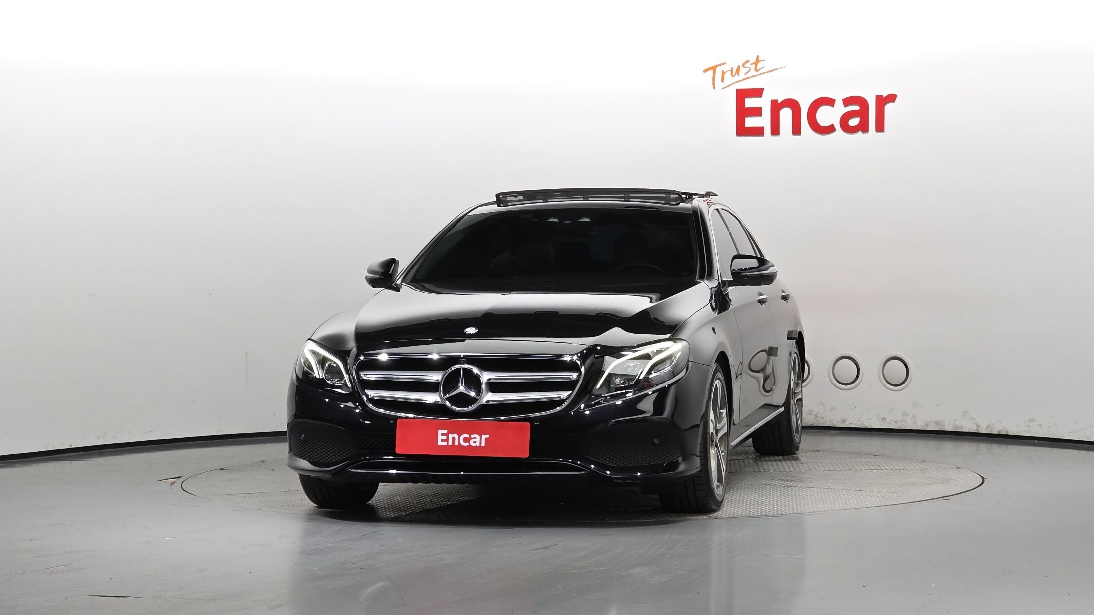 MERCEDES BENZ E-CLASS W213 2017