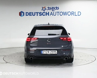 VOLKSWAGEN GOLF 2023