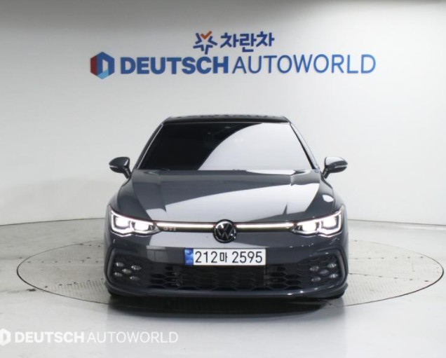 VOLKSWAGEN GOLF 2023