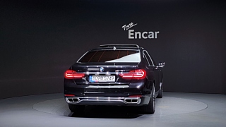 BMW 7-SERIES G11 2016