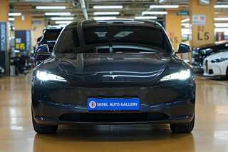 TESLA MODEL 3 2025