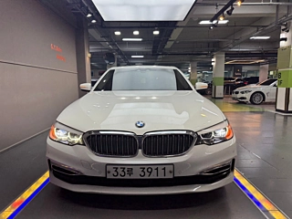 BMW 5-SERIES G30 2019