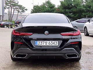BMW 8-SERIES G15 2022