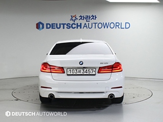 BMW 5-SERIES G30 2019
