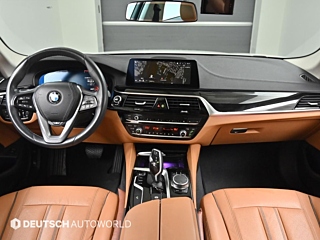 BMW 5-SERIES G30 2019