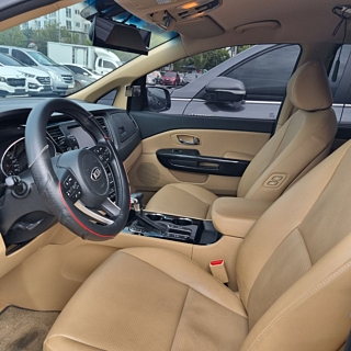 KIA CARNIVAL 2018