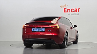 TESLA MODEL 3 2024