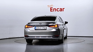 LEXUS ES300H 2025